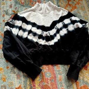 TIE DYE CROPPED CREWNECK